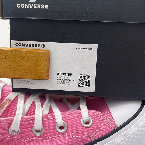 Converse WMNS Platform Sneakers CTAS Lift Hi A08216F
CTAS LIFT HI
PINK/WHITE - Picture 16 of 16